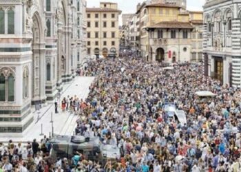 Alarma en Florencia por avalancha de turistas
