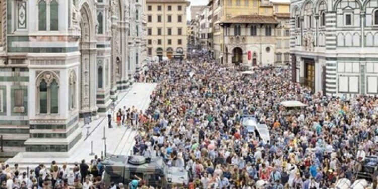Alarma en Florencia por avalancha de turistas