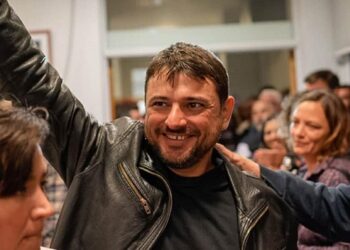 Cruce entre Juan Grabois y Luis Caputo por el presupuesto de los barrios populares