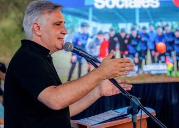 Martín Llaryora anunció la continuidad de beneficios en el transporte tras la quita del subsidio