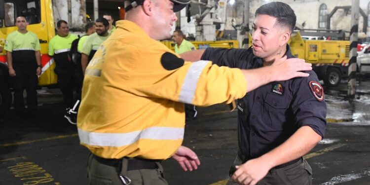 Partió rumbo a Chubut el contingente que colaborará en el combate de los incendios