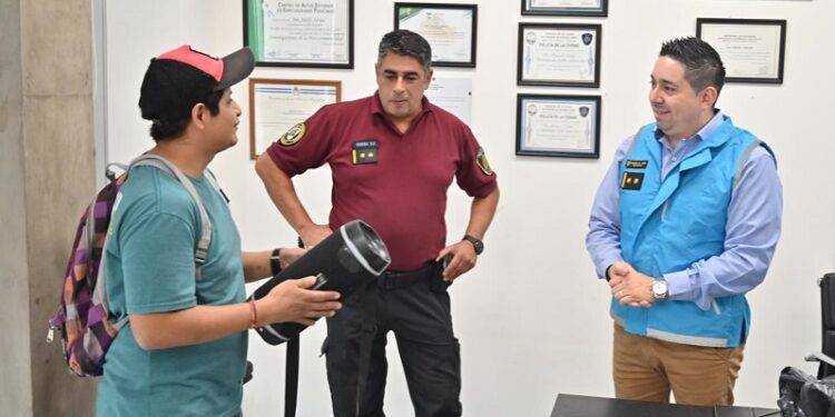 Detuvieron a tres ladrones en Constitución y recuperaron celular y parlante robado