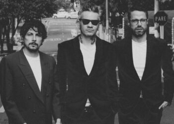Diamante eléctrico estrena su himno de fiesta titulado «Algo bueno tenía que tener»
