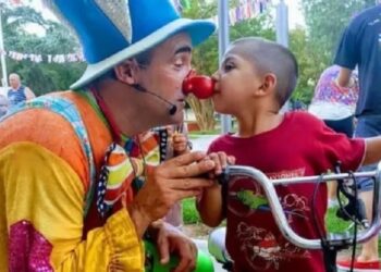Es payaso, productor agropecuario y hace gira solidaria, pero perdió todo por una tormenta: “No quedó nada”