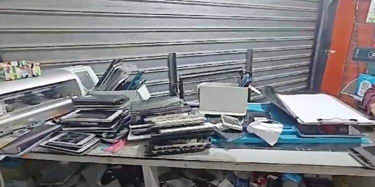 Recupero de celulares robados y dos delincuentes detenidos en el Barrio 1-11-14