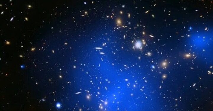 Galaxias enanas y faros en la niebla del universo