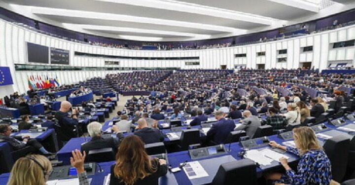 La Eurocámara pide que el aborto sea un derecho fundamental en la Unión Europea