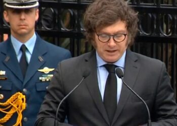 En el acto oficial por Malvinas, Milei llamó a reconciliarse con las FF.AA.