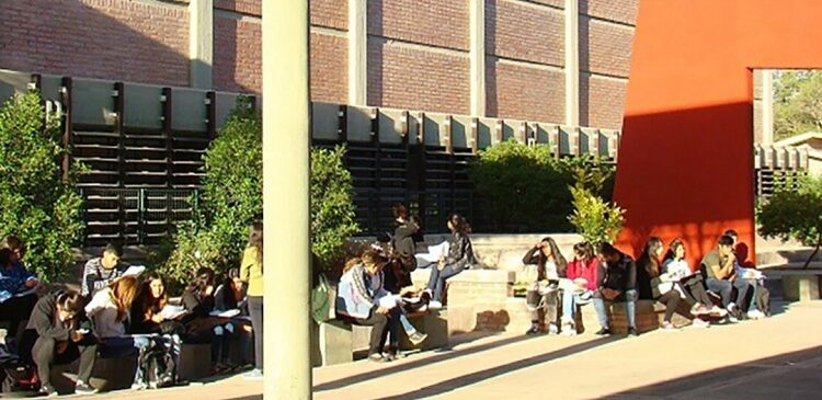 La Unión Cívica Radical convoca a la gran marcha educativa en defensa de las Universidades públicas