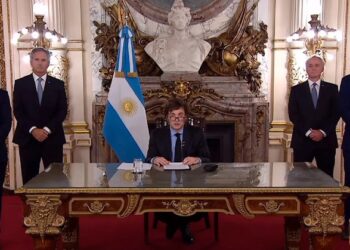 El Foro Economía y Trabajo denunció hundimiento de la economía y brutal caída de salarios y jubilaciones