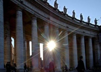 Doctrina de la Fe: contra la maternidad subrogada y el cambio de género