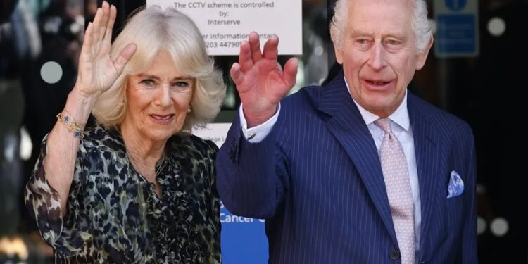 Carlos III visita un centro contra el cáncer en su primer compromiso público desde febrero