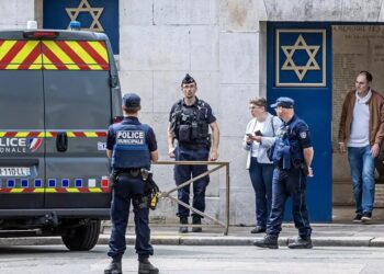La Policía mata a un hombre armado que quería quemar una sinagoga en el norte de Francia