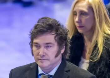 Denuncian a Javier Milei y a su hermana por uso de fondos públicos para su viaje a España