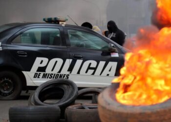 Misiones no llegó a un acuerdo salarial con los policías movilizados y se extienden las protestas