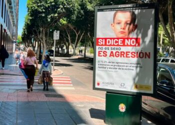 Polémica por un cartel de una campaña en Almería contra las agresiones sexuales a menores