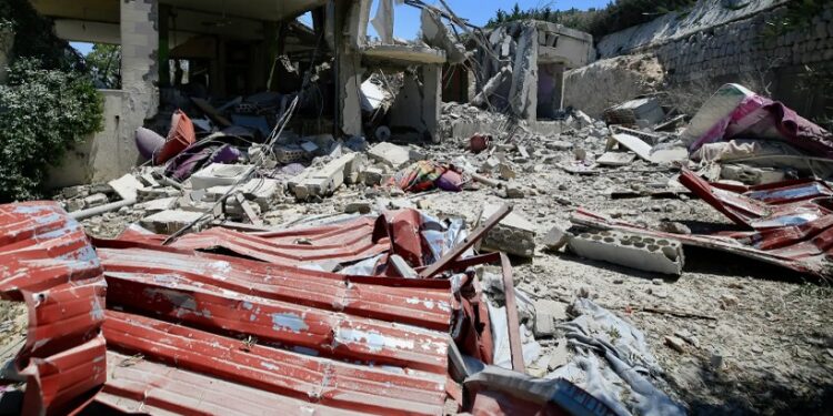 Al menos 19 muertos en un ataque israelí contra un edificio en el sur del Líbano