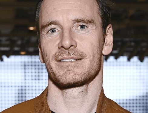 Michael Fassbender, el dos veces nominado al premio de la academia®, protagoniza el thriller de espionaje político The agency (antes the department)