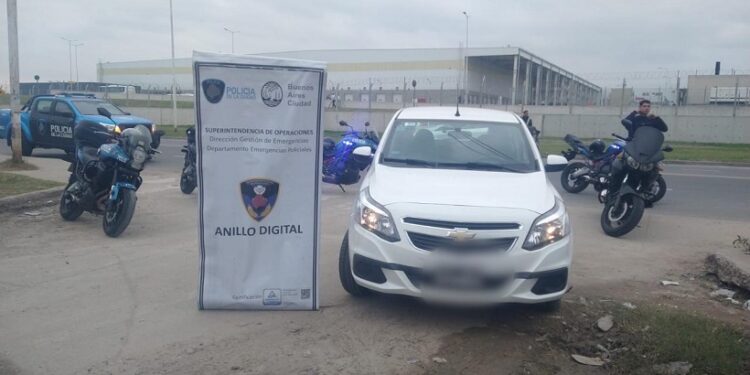 Recuperan un auto robado y detienen a su conductor tras un intento de fuga por Villa Celina