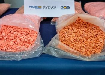 Las drogas sintéticas potentes y las nuevas mezclas son una amenaza creciente en Europa
