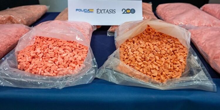 Las drogas sintéticas potentes y las nuevas mezclas son una amenaza creciente en Europa