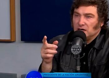 La hostilidad de Milei hacia los medios impacta en el periodismo argentino, según el informe del Digital News Report 2024