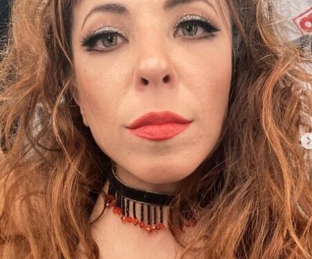 Noelia Pompa emigró a España y hoy disfruta de su nueva vida