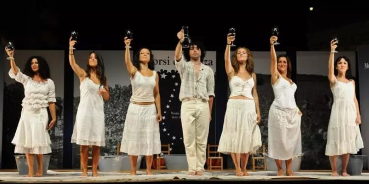Vuelve a Italia, «Calici di Stelle», un evento enológico organizado por el Movimiento Enoturístico (MTV)