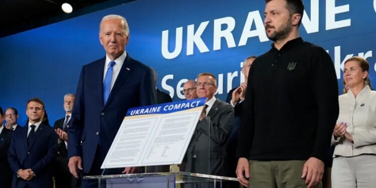 Joe Biden dice que sigue en campaña pese a confundir a Zelenski con Putin y a Harris con Trump