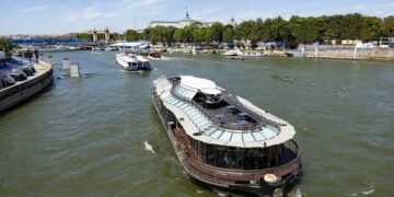 Quedó aplazada hasta hoy miércoles la prueba de triatlón de París 2024 por la mala calidad del agua del río Sena