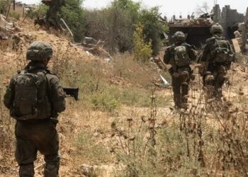 Mueren 25 palestinos tras una noche de bombardeos israelíes contra el centro y norte de Gaza