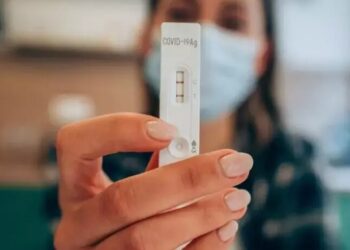 El Covid no cede con casi 9 mil casos nuevos en 7 días