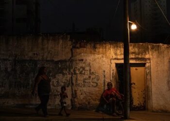 Venezuela sufre un apagón nacional por un supuesto “sabotaje eléctrico”