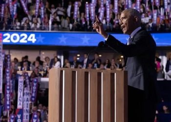 Barack Obama pide a EE.UU. abrir un “nuevo capítulo” para llevar a Harris a la Casa Blanca