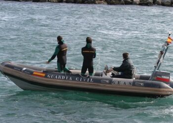 Cerca de 200 migrantes intentan entrar nadando a Ceuta, límite con Marruecos