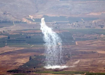 Israel y Hezbolá se atacan en la frontera con muchos muertos y heridos