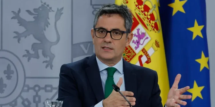 El Gobierno español plantea un registro de medios, transparencia institucional y perseguir los bulos