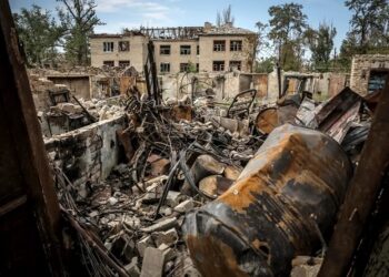 Sube a 49 el número de muertos en el ataque ruso a la ciudad ucraniana de Poltava
