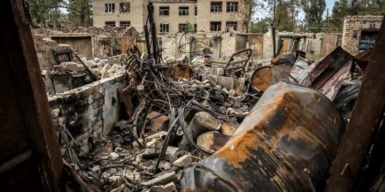 Sube a 49 el número de muertos en el ataque ruso a la ciudad ucraniana de Poltava