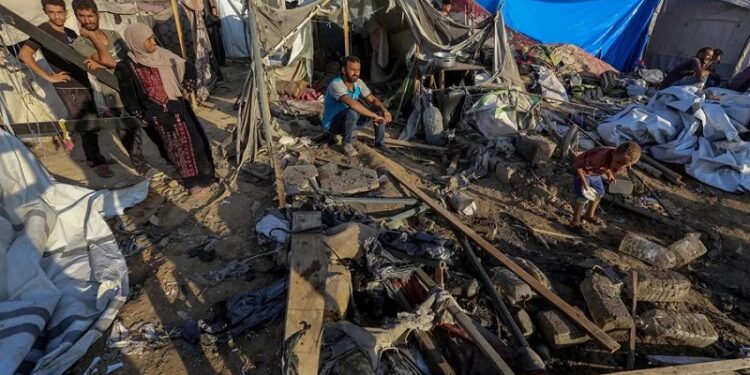 Israel bombardea dos veces la “zona humanitaria” de Gaza y mata a cinco palestinos