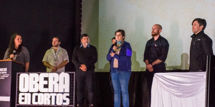 Oberá en Cortos inauguró con una fuerte defensa a la Universidad Pública