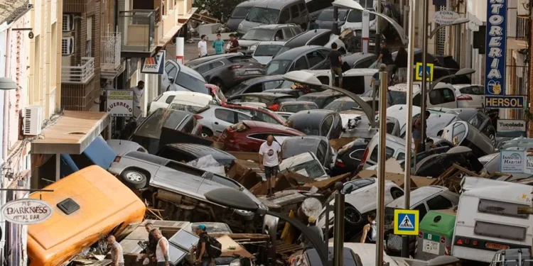 Ascienden a 70 las víctimas mortales por las inundaciones en Valencia