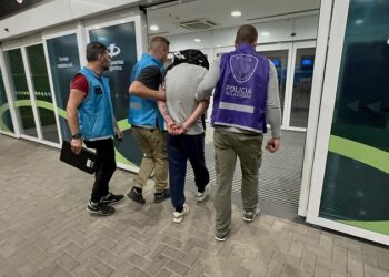 Dos delincuentes chilenos, uno de ellos menor de edad, fueron expulsados del país por encubrimiento