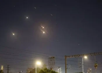Lluvia de misiles iraníes sobre Tel Aviv