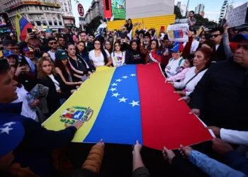 Uno de cada 4 venezolanos quiere irse del país tras las elecciones