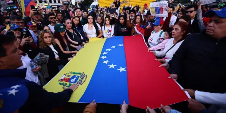 Uno de cada 4 venezolanos quiere irse del país tras las elecciones