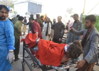 Un ataque suicida en una estación de tren de Pakistán causa al menos 24 muertos