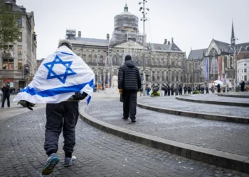 Ámsterdam se declara “área de riesgo” y prohíbe protestas tras el incidente “antisemita” con hinchas del Maccabi