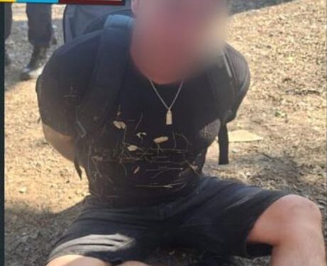 Dos ladrones en el Barrio Naón, armados y con barretas fueron detenidos por robo