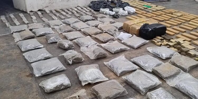 Golpe al narcotráfico: la Policía de la Ciudad desbarató una organización narco en el barrio Zavaleta y secuestró más de 220 kilos de droga en dos operativos de saturación